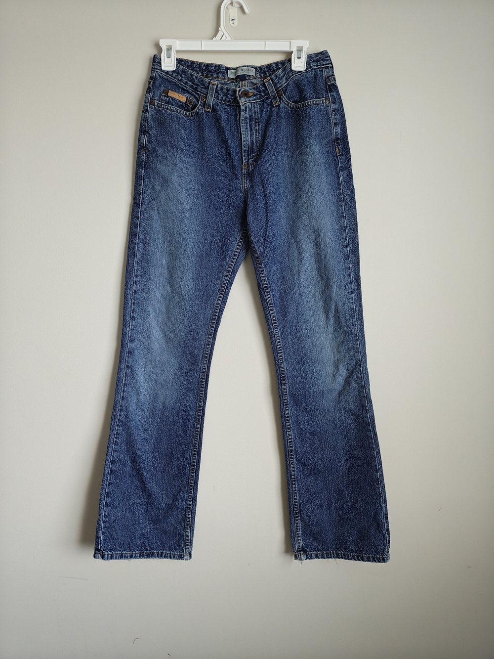 Vintage Tommy Hilfiger Jeans in  Medium Blue Wash - Picture 2 of 12